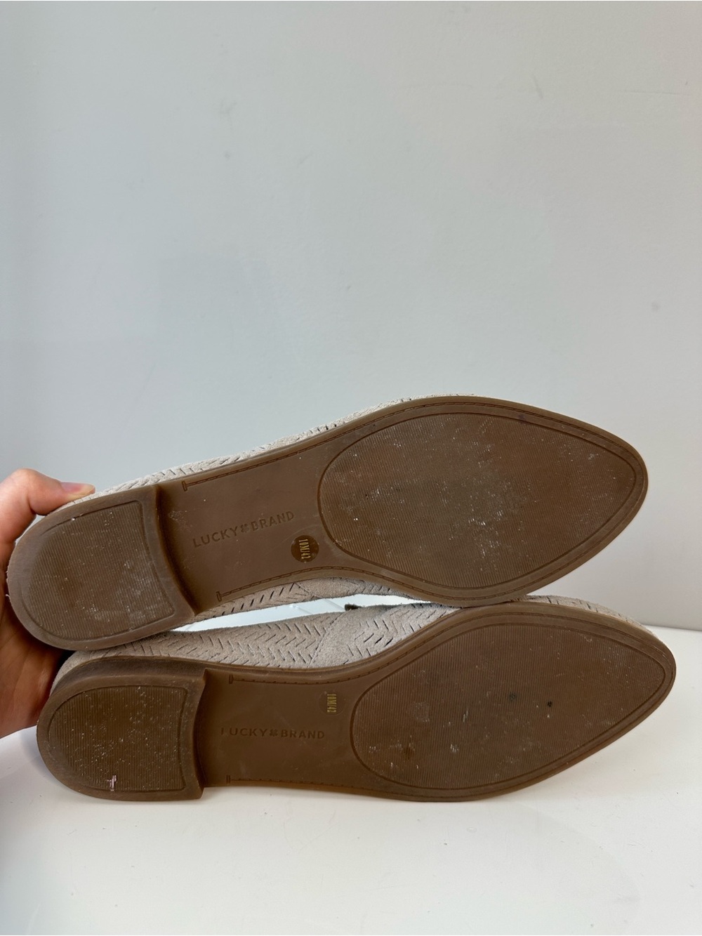 Lucky Brand Suede Grey Pointed Loafers Size 10 Brogan Laser Cut - Picture 9 of 16